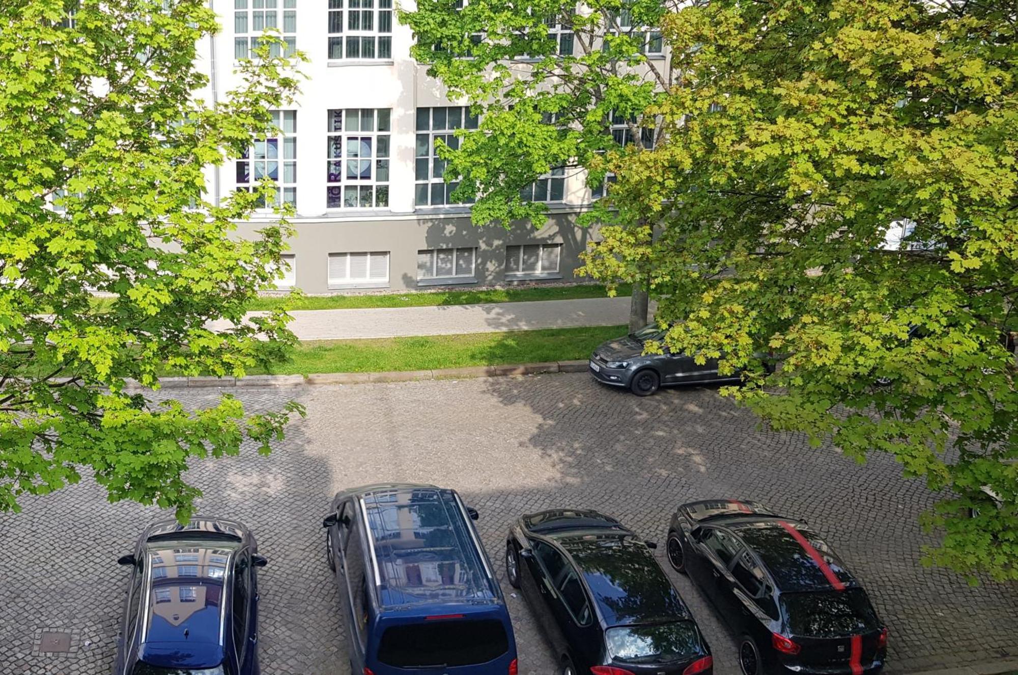 Apartment Am Suedpark Erfurt - Inkl Garten Mit Sitzlounge - Zentrumsnah Exterior photo